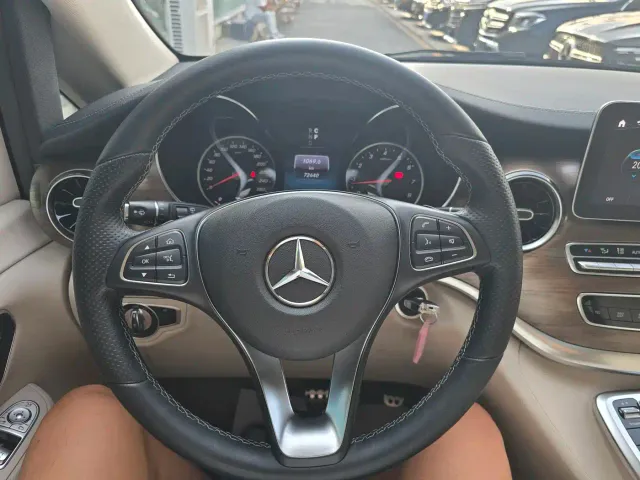 Mercedes-Benz V-Class — Фото автомобиля 20