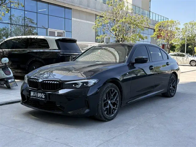 Фотография автомобиля — BMW 3 Series