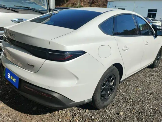 BYD Seal 05 DM-i — Фото автомобиля 3