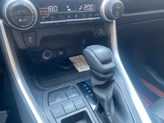 Toyota RAV4 — Фото автомобиля 15