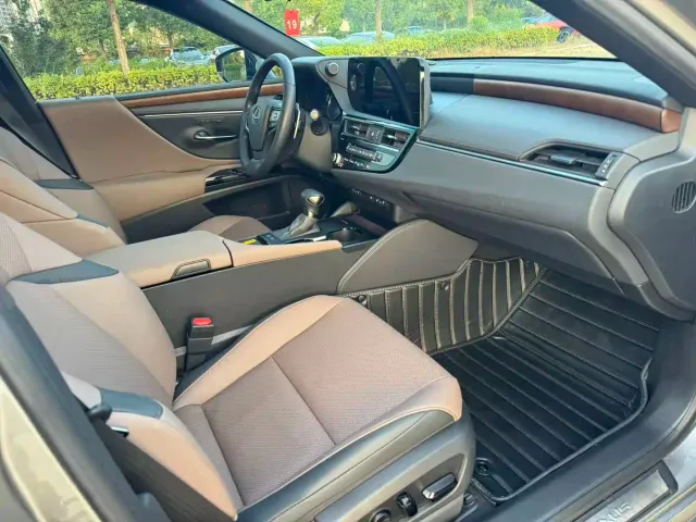 Lexus ES — Фото автомобиля 17