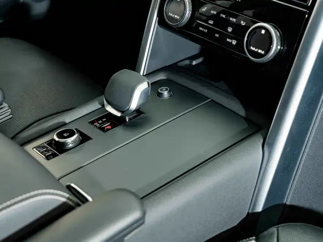 Land Rover Discovery — Фото автомобиля 19