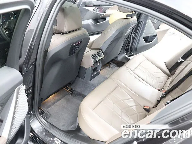 BMW 5 Series G60 — Фото автомобиля 12
