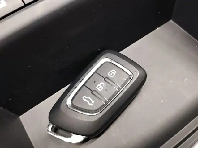 Dongfeng Fengshen E70 — Фото автомобиля 8