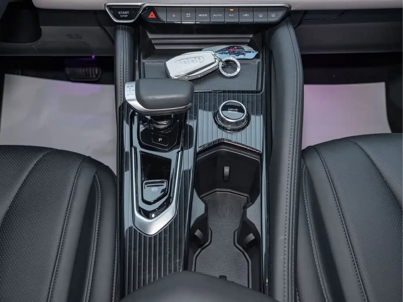 Geely Xingyue L 2023 2.0TD High-power Automatic 2WD Flagship — Фото автомобиля 13