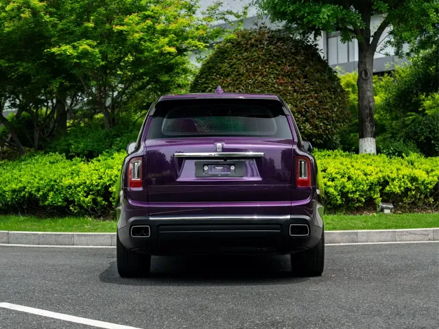 Rolls-Royce Cullinan — Фото автомобиля 20