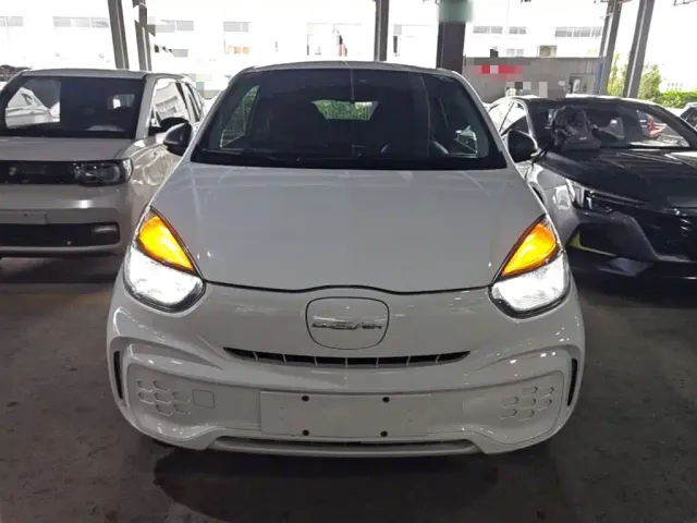 Roewe Clever — Фото автомобиля 2