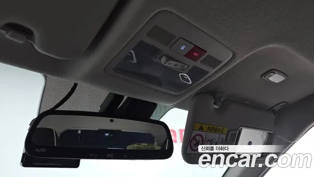 Hyundai Venue — Фото автомобиля 24