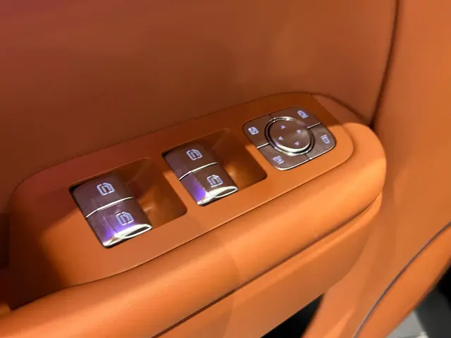 Li Auto L7 — Фото автомобиля 5