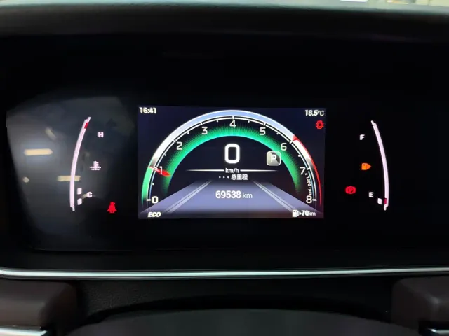 GAC Trumpchi M6 — Фото автомобиля 11