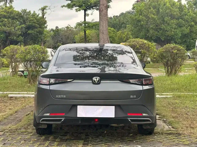 Changan Eado — Фото автомобиля 8