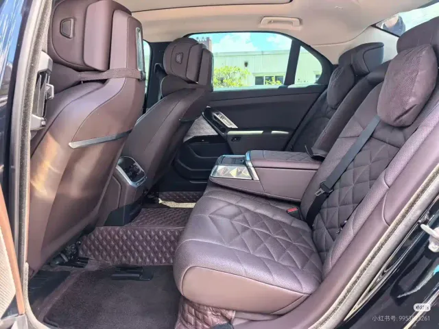 BMW 7 Series — Фото автомобиля 5