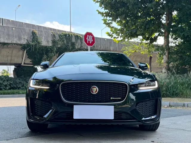 Jaguar XEL — Фото автомобиля 2