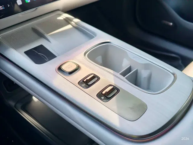Xiaomi SU7 — Фото автомобиля 12