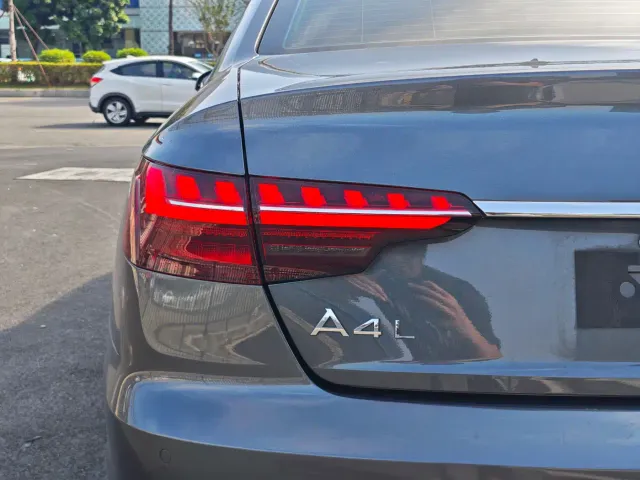 Audi A4L — Фото автомобиля 12