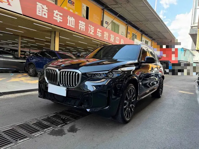 Фотография автомобиля — BMW X5