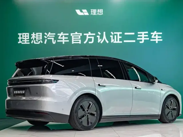 Li Auto Li i8 2025 Standard Edition — Фото автомобиля 4