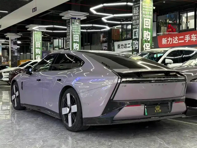 Xpeng P7 — Фото автомобиля 13