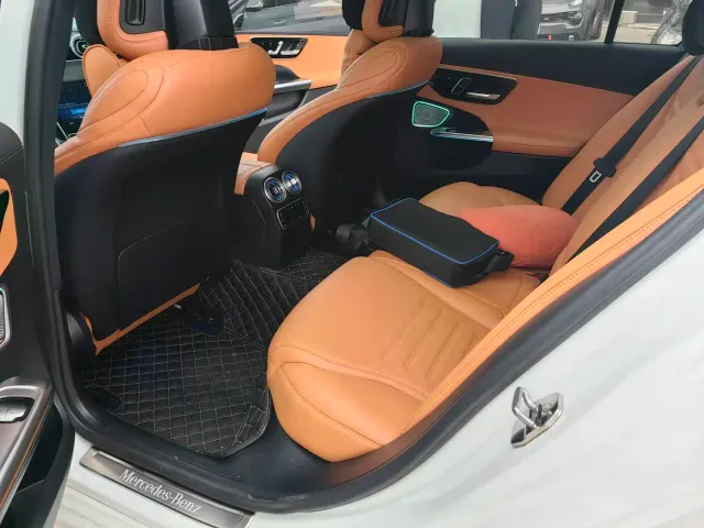 Mercedes-Benz C-Class — Фото автомобиля 6