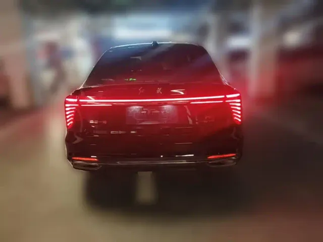 Hongqi H5 — Фото автомобиля 7