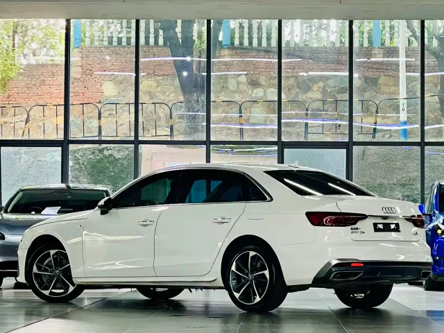 Audi A4L — Фото автомобиля 7