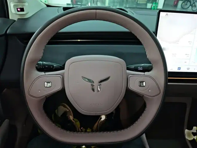 Hongqi Tiangong 06 — Фото автомобиля 10