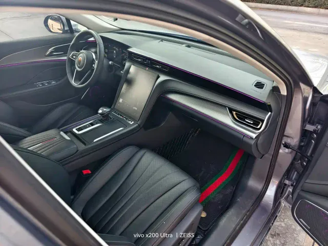 Hongqi H5 — Фото автомобиля 9