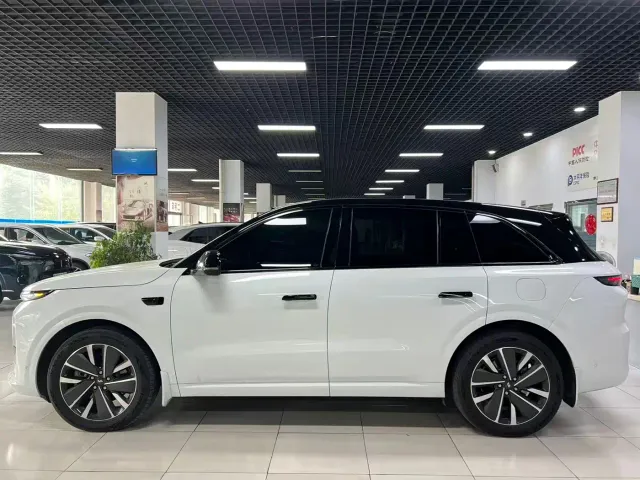 Li Auto L6 — Фото автомобиля 3