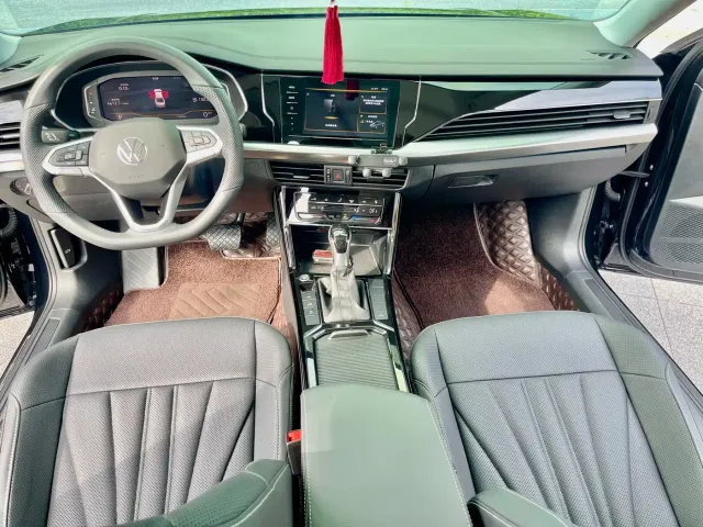 Volkswagen Passat — Фото автомобиля 11