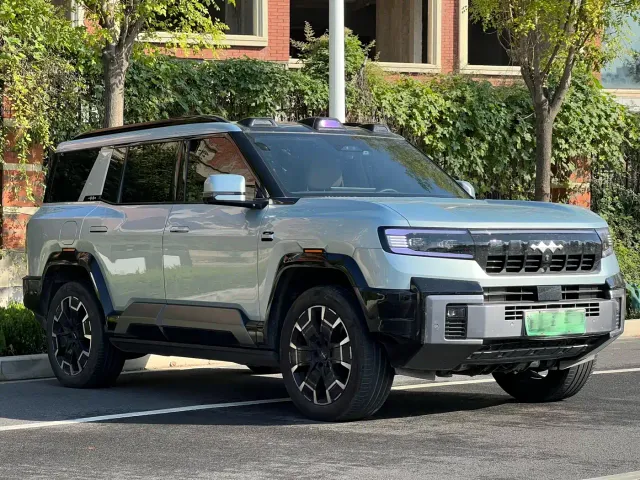 BYD FangChengBao Leopard 8 — Фото автомобиля 3