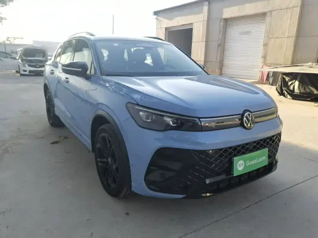 Volkswagen Tiguan L — Фото автомобиля 3