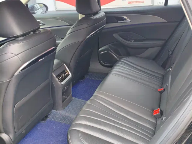 Hongqi H5 — Фото автомобиля 9