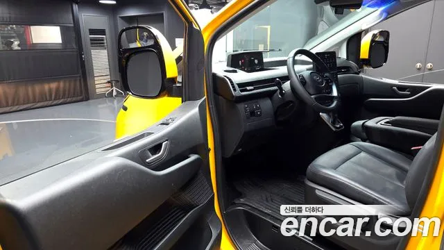Hyundai Staria Staria L3.5 Школьный автобус — Фото автомобиля 11