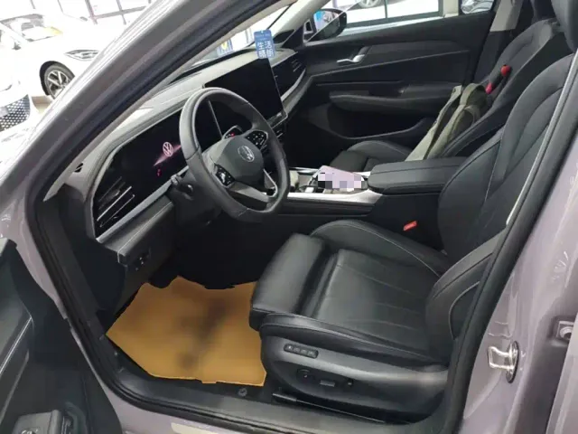 Volkswagen Passat — Фото автомобиля 14