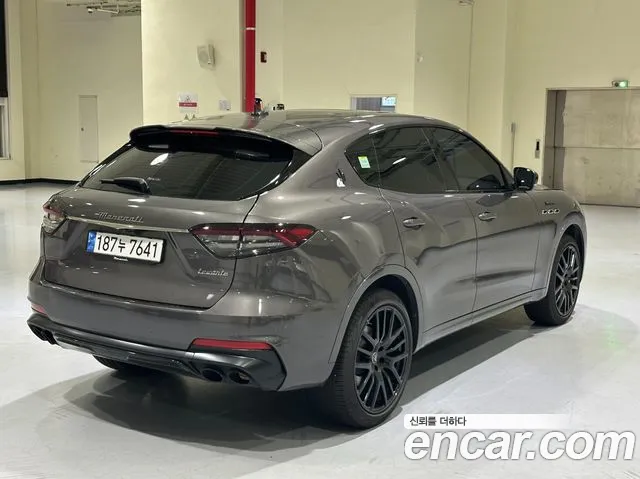 Maserati Levante — Фото автомобиля 2