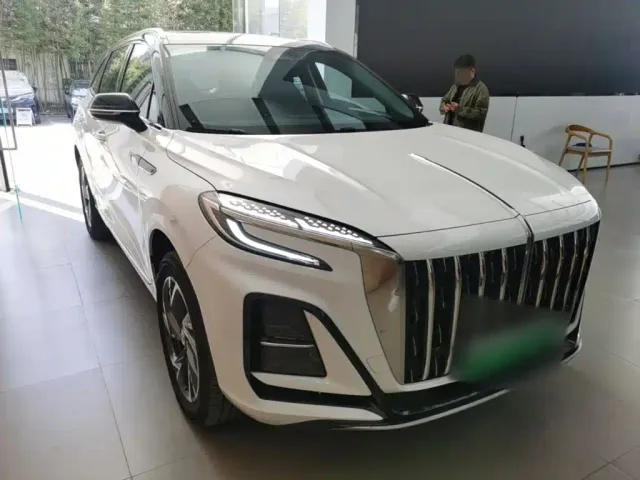 Hongqi HS3 PHEV — Фото автомобиля 3