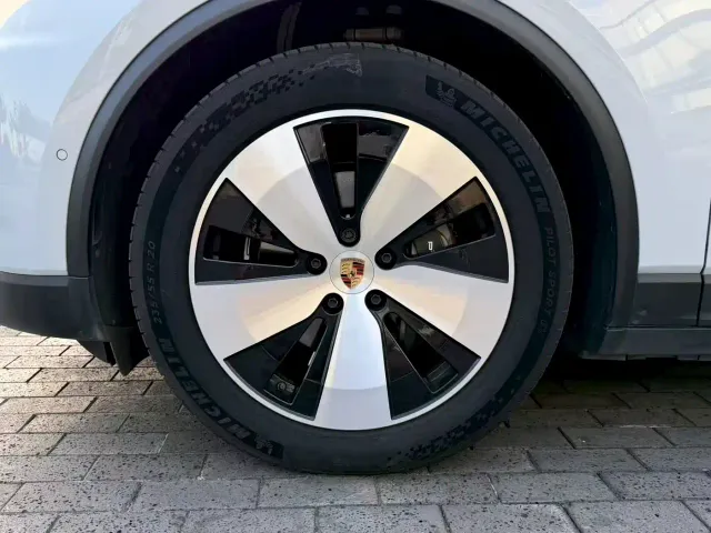 Porsche Macan EV — Фото автомобиля 7