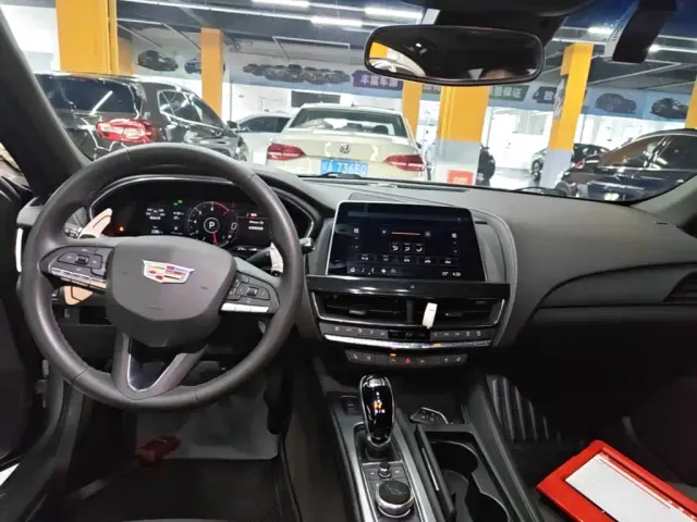 Cadillac CT5 — Фото автомобиля 12
