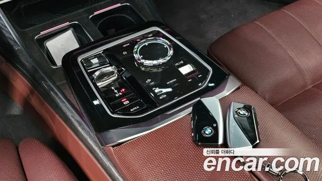 BMW 7-Series — Фото автомобиля 9