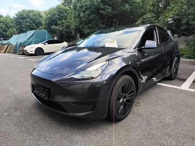Фотография автомобиля — Tesla Model Y