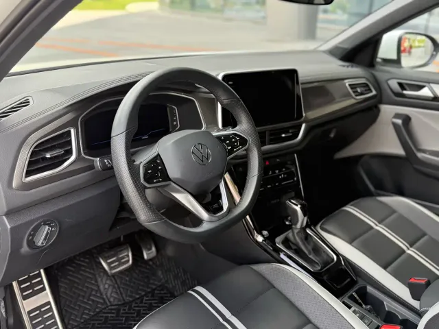 Volkswagen T-Roc — Фото автомобиля 15