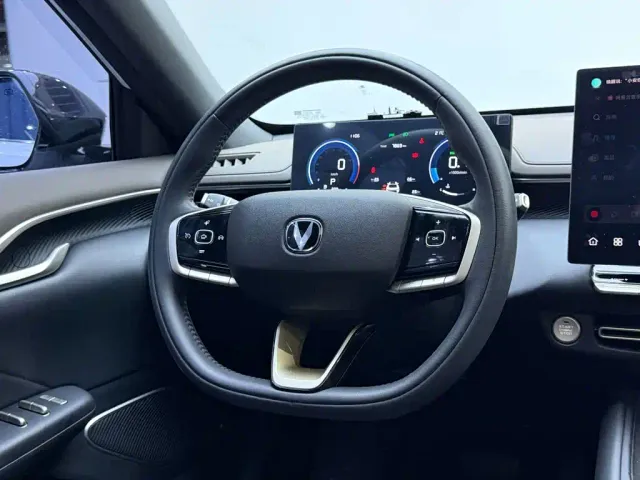 Changan Eado — Фото автомобиля 9