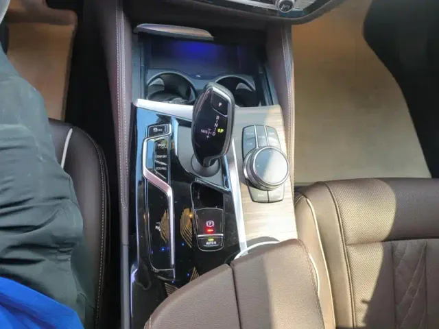 BMW 5 Series — Фото автомобиля 16