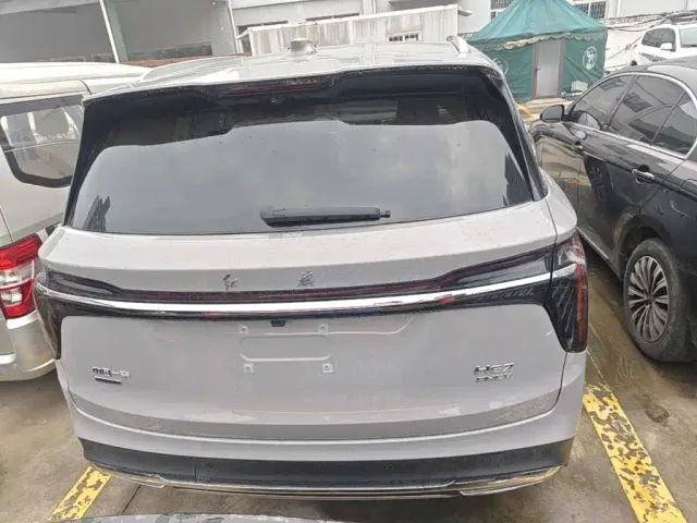 Hongqi HS7 PHEV — Фото автомобиля 5