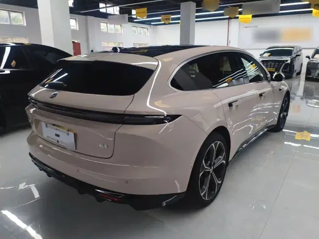 Nio ET5 Touring — Фото автомобиля 6