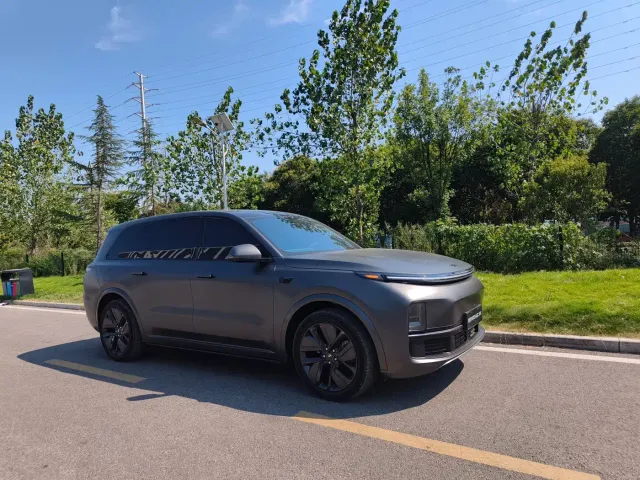 Li Auto L9 — Фото автомобиля 3