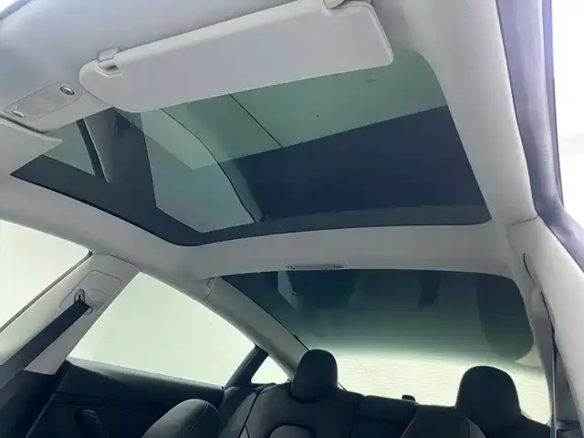 Tesla Model 3 — Фото автомобиля 15