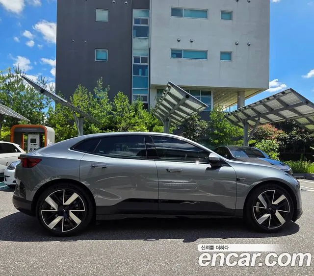 Polestar 4 — Фото автомобиля 5