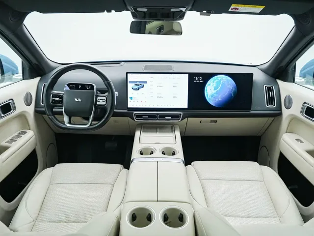 Li Auto L8 — Фото автомобиля 4