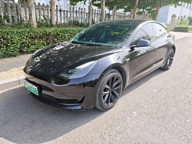 Фотография автомобиля — Tesla Model 3